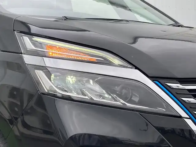 日産 セレナ e－パワー ハイウェイスター V 香川県 2020(令2)年 4.4万km ダイヤモンドブラック 登録時走行距離：43873km/メーカー純正9型ナビ/　CD DVD BT フルセグTV/全方位カメラ/純正フリップダウンモニター/両側パワースライドドア/エマージェンシーブレーキ/レーンキープアシスト/レーダークルーズコントロール/クリアランスソナー/ブラインドスポットモニター/ビルトインETC/ドライブレコーダー/デジタルインナーミラー/LEDヘッドライト/オートライト/オートハイビーム/フォグランプ/ロールサンシェード/プッシュスタート/スマートキー/スペアキー