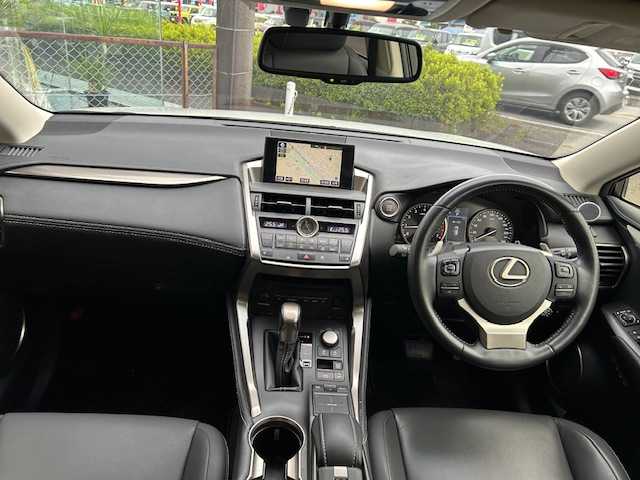 レクサス ＮＸ 200t Iパッケージ 静岡県 2014(平26)年 5.5万km ソニッククォーツ 純正ナビ（ＢＴ/フルセグTV）/ＥＴＣ　/バックカメラ/パワーシート　/パドルシフト　/スペアキー１　/アイドリングストップ　/プッシュスタート　/クルーズコントロール　/取扱説明書　/保証書