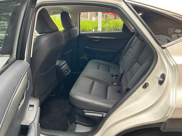 レクサス ＮＸ 200t Iパッケージ 静岡県 2014(平26)年 5.5万km ソニッククォーツ 純正ナビ（ＢＴ/フルセグTV）/ＥＴＣ　/バックカメラ/パワーシート　/パドルシフト　/スペアキー１　/アイドリングストップ　/プッシュスタート　/クルーズコントロール　/取扱説明書　/保証書