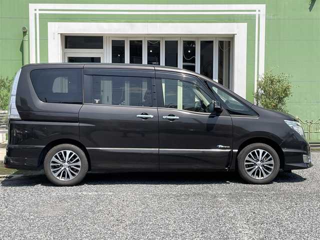 日産 セレナ HWS S HV Vセレ +Sefty 埼玉県 2015(平27)年 14.5万km 茶 ワンオーナー/純正フリップダウンモニター/両側パワースライドドア/バックカメラ/アラウンドビューモニター/ビューモニター付バックミラー/ビルトインETC/前方ドライブレコーダー/LEDヘッドライト/純正LEDフォグライト/レーンキープアシスト/衝突軽減装置/プッシュスタート/クルーズコントロール/横滑り防止装置/USBポート（運転席下）/純正ナビTV（タッチパネル不良修理要す）/保証書付整備手帳/取扱説明書