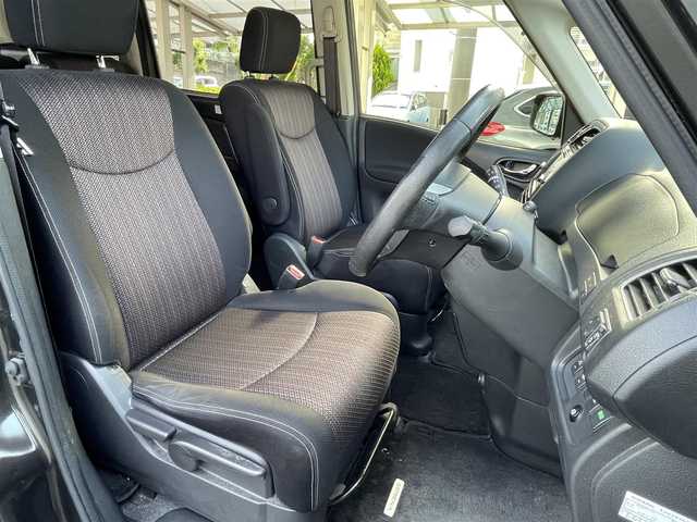 日産 セレナ HWS S HV Vセレ +Sefty 埼玉県 2015(平27)年 14.5万km 茶 ワンオーナー/純正フリップダウンモニター/両側パワースライドドア/バックカメラ/アラウンドビューモニター/ビューモニター付バックミラー/ビルトインETC/前方ドライブレコーダー/LEDヘッドライト/純正LEDフォグライト/レーンキープアシスト/衝突軽減装置/プッシュスタート/クルーズコントロール/横滑り防止装置/USBポート（運転席下）/純正ナビTV（タッチパネル不良修理要す）/保証書付整備手帳/取扱説明書