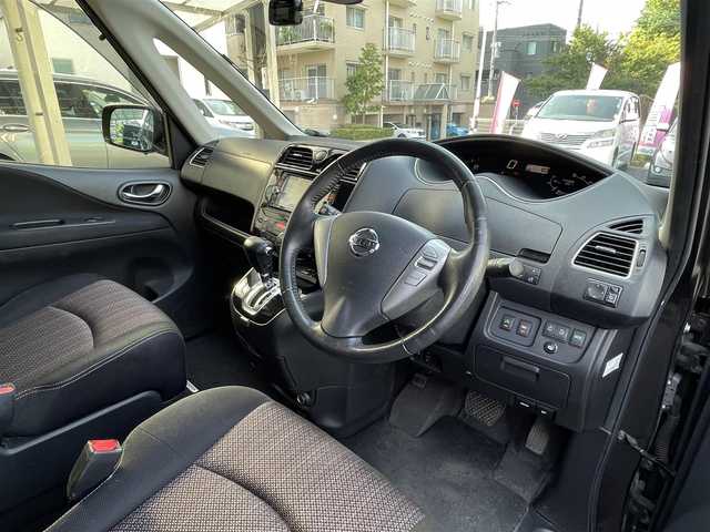 日産 セレナ HWS S HV Vセレ +Sefty 埼玉県 2015(平27)年 14.5万km 茶 ワンオーナー/純正フリップダウンモニター/両側パワースライドドア/バックカメラ/アラウンドビューモニター/ビューモニター付バックミラー/ビルトインETC/前方ドライブレコーダー/LEDヘッドライト/純正LEDフォグライト/レーンキープアシスト/衝突軽減装置/プッシュスタート/クルーズコントロール/横滑り防止装置/USBポート（運転席下）/純正ナビTV（タッチパネル不良修理要す）/保証書付整備手帳/取扱説明書