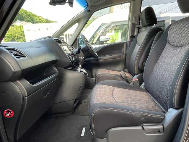 日産 セレナ HWS S HV Vセレ +Sefty 埼玉県 2015(平27)年 14.5万km 茶 ワンオーナー/純正フリップダウンモニター/両側パワースライドドア/バックカメラ/アラウンドビューモニター/ビューモニター付バックミラー/ビルトインETC/前方ドライブレコーダー/LEDヘッドライト/純正LEDフォグライト/レーンキープアシスト/衝突軽減装置/プッシュスタート/クルーズコントロール/横滑り防止装置/USBポート（運転席下）/純正ナビTV（タッチパネル不良修理要す）/保証書付整備手帳/取扱説明書