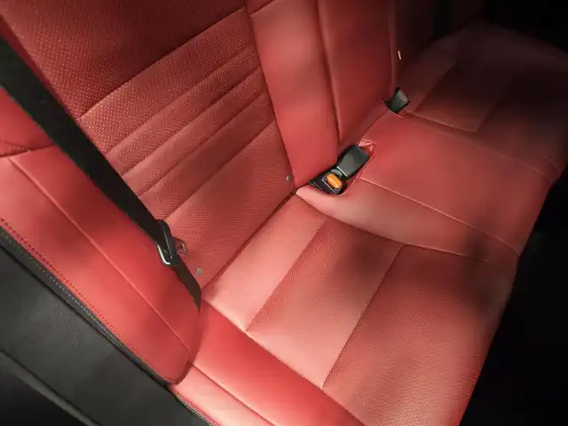 レクサス ＧＳ 200t Fスポーツ 群馬県 2016(平28)年 4.8万km ダークグレーマイカ 赤革シート/シートベンチレーション/三眼LEDライト/前席パワーシート/純正ナビ/バックカメラ/スマートキー/フルセグTV/ACC/レクサスセーフティ/パワーバックドア/ステアリングヒーター