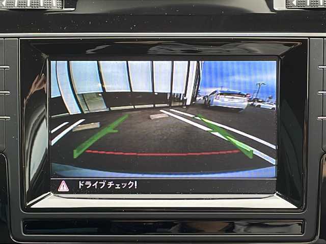 フォルクスワーゲン ゴルフ TSI ハイライン BMテクノ 岐阜県 2013(平25)年 10.7万km シルバー 登録時走行距離106772km/純正ＳＤナビ　/ビルトインＥＴＣ　/バックカメラ　/レーダークルーズコントロール　/衝突軽減システム　/盗難防止装置　/横滑り防止装置　/アイドリングストップ　/ＡＢＳ　/純正１８インチアルミホイール　/スマートキー/スペアキー1本/純正フロアマット/ワンオーナー