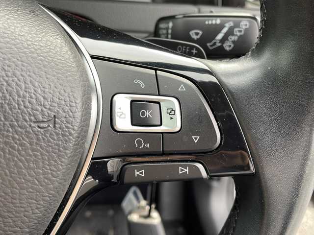 フォルクスワーゲン ゴルフ TSI ハイライン BMテクノ 岐阜県 2013(平25)年 10.7万km シルバー 登録時走行距離106772km/純正ＳＤナビ　/ビルトインＥＴＣ　/バックカメラ　/レーダークルーズコントロール　/衝突軽減システム　/盗難防止装置　/横滑り防止装置　/アイドリングストップ　/ＡＢＳ　/純正１８インチアルミホイール　/スマートキー/スペアキー1本/純正フロアマット/ワンオーナー