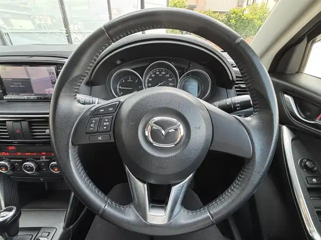 マツダ ＣＸ－５ XD 宮城県 2013(平25)年 8.5万km クリスタルホワイトパールマイカ 登録時走行距離８４３２２ｋｍ/ＢＯＳＥ　プレミアムサウンド/i-stop/アダプティブフロントライティングシステム/純正ナビ/・フルセグテレビ/・Bluetooth/プッシュスタート/バックカメラ/オートライト/スマートキー/ＥＴＣ/ドライブレコーダー/ターボ/フォグランプ/ウインカーミラー/ドアバイザー