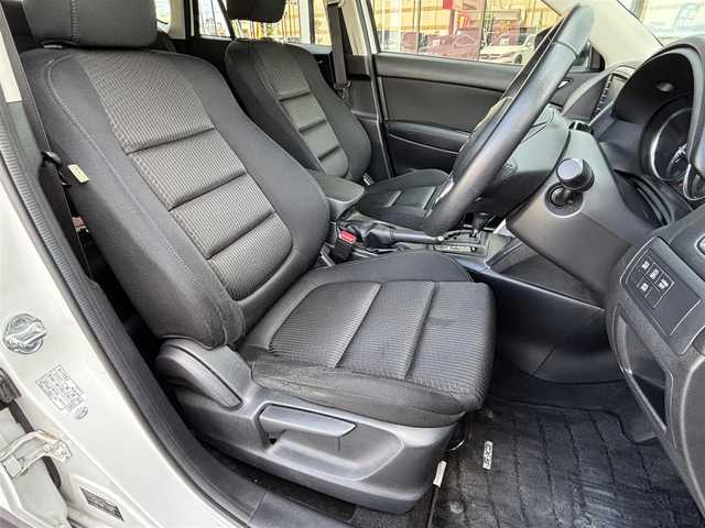 マツダ ＣＸ－５ XD 宮城県 2013(平25)年 8.5万km クリスタルホワイトパールマイカ 登録時走行距離８４３２２ｋｍ/ＢＯＳＥ　プレミアムサウンド/i-stop/アダプティブフロントライティングシステム/純正ナビ/・フルセグテレビ/・Bluetooth/プッシュスタート/バックカメラ/オートライト/スマートキー/ＥＴＣ/ドライブレコーダー/ターボ/フォグランプ/ウインカーミラー/ドアバイザー