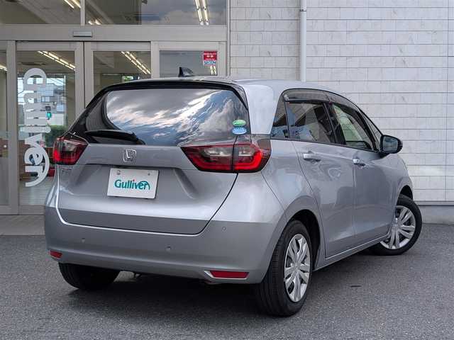 ホンダ フィット ホーム 埼玉県 2021(令3)年 3.7万km ルナシルバーM 純正メモリナビ/Bluetoothオーディオ/CD再生/AM/FMラジオ/バックカメラ/クルーズコントロール（追従機能つき)/レーンキープ/純正ドアバイザー/純正フロアマット/プッシュスタート/ETC/LEDヘッドライト/スマートキー×2/整備記録簿(R6)