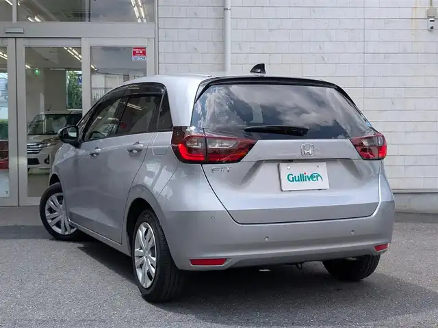 ホンダ フィット ホーム 埼玉県 2021(令3)年 3.7万km ルナシルバーM 純正メモリナビ/Bluetoothオーディオ/CD再生/AM/FMラジオ/バックカメラ/クルーズコントロール（追従機能つき)/レーンキープ/純正ドアバイザー/純正フロアマット/プッシュスタート/ETC/LEDヘッドライト/スマートキー×2/整備記録簿(R6)