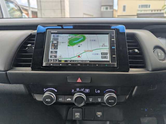 ホンダ フィット ホーム 埼玉県 2021(令3)年 3.7万km ルナシルバーM 純正メモリナビ/Bluetoothオーディオ/CD再生/AM/FMラジオ/バックカメラ/クルーズコントロール（追従機能つき)/レーンキープ/純正ドアバイザー/純正フロアマット/プッシュスタート/ETC/LEDヘッドライト/スマートキー×2/整備記録簿(R6)