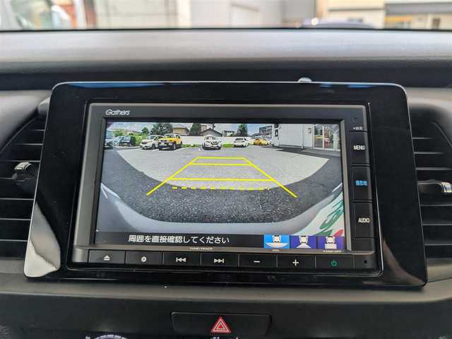 ホンダ フィット ホーム 埼玉県 2021(令3)年 3.7万km ルナシルバーM 純正メモリナビ/Bluetoothオーディオ/CD再生/AM/FMラジオ/バックカメラ/クルーズコントロール（追従機能つき)/レーンキープ/純正ドアバイザー/純正フロアマット/プッシュスタート/ETC/LEDヘッドライト/スマートキー×2/整備記録簿(R6)