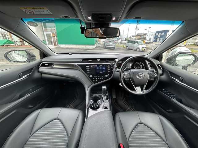 トヨタ カムリ WS 宮城県 2020(令2)年 7万km プラチナホワイトパールマイカ カラーヘッドアップディスプレイ/ブラインドスポットモニター/リアクロストラフィックオートブレーキ/＝＝＝/セーフティセンス/・プリクラッシュセーフティ/・レーンディパーチャーアラート/・オートマチックハイビーム/・レーダークルーズコントロール/インテリジェントクリアランスソナー/純正ナビ/・CD/DVD/・Bluetooth/・フルセグTV/バックカメラ/ビルトインETC2.0/ドライブレコーダー/ハーフレザーシート/運転席パワーシート/革巻きステアリング/パドルシフト/ステアリングスイッチ/電動パーキングブレーキ/ブレーキホールド/LEDヘッドランプ/フォグランプ/オートライト/スマートキー＆プッシュスタート/スペアキー1本/電動格納ミラー/純正17インチAW/フロアマット/W/サイド/カーテン/ニーエアバッグ