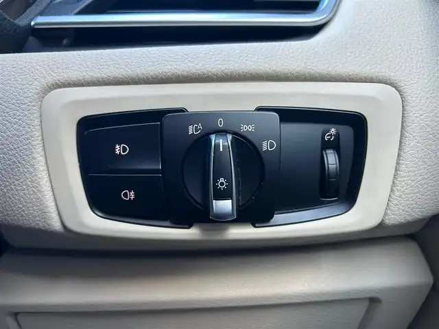 ＢＭＷ ２１８ｉ アクティブツアラー ラグジュアリー 石川県 2016(平28)年 7.3万km パール 純正ナビ　/　Bluetooth・AM/FM・CD・DVD・USB・AUX/バックカメラ/ETC/クルーズコントロール/パワーバックドア/シートヒーター（D+N席）/アンチロック・ブレーキ・システム/衝突被害軽減システム/横滑り防止装置/コーナーセンサー/レーンキープアシスト/盗難防止装置/エアバッグ（W+サイド）/カーテンエアバッグ/純正アルミホイール/レザーシート/スマートキー