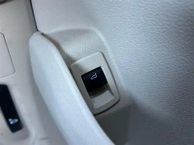 ＢＭＷ ２１８ｉ アクティブツアラー ラグジュアリー 石川県 2016(平28)年 7.3万km パール 純正ナビ　/　Bluetooth・AM/FM・CD・DVD・USB・AUX/バックカメラ/ETC/クルーズコントロール/パワーバックドア/シートヒーター（D+N席）/アンチロック・ブレーキ・システム/衝突被害軽減システム/横滑り防止装置/コーナーセンサー/レーンキープアシスト/盗難防止装置/エアバッグ（W+サイド）/カーテンエアバッグ/純正アルミホイール/レザーシート/スマートキー