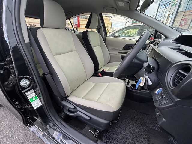 トヨタ アクア S 石川県 2014(平26)年 9.6万km ブラックマイカ 登録時走行距離９５９６２Km/バックカメラ/パーキングアシスト/社外ETC/プッシュスタート/スマートキー/スペアキー1本/ステアリングリモコン/ヘッドライトレベライザー/横滑り防止装置/オートライト/純正フロアマット/踏み間違い防止装置/コーナーポール前2本/社外ナビ/Bluetooth接続/CD/DVD/FM/AM/ワンセグ/LEDヘッドライト/フォグランプ/コーナーセンサー前後/Wミラー/電格ミラー/ドアバイザー/15インチ社外AW/タイヤ溝６ｍｍ