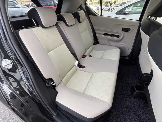 トヨタ アクア S 石川県 2014(平26)年 9.6万km ブラックマイカ 登録時走行距離９５９６２Km/バックカメラ/パーキングアシスト/社外ETC/プッシュスタート/スマートキー/スペアキー1本/ステアリングリモコン/ヘッドライトレベライザー/横滑り防止装置/オートライト/純正フロアマット/踏み間違い防止装置/コーナーポール前2本/社外ナビ/Bluetooth接続/CD/DVD/FM/AM/ワンセグ/LEDヘッドライト/フォグランプ/コーナーセンサー前後/Wミラー/電格ミラー/ドアバイザー/15インチ社外AW/タイヤ溝６ｍｍ