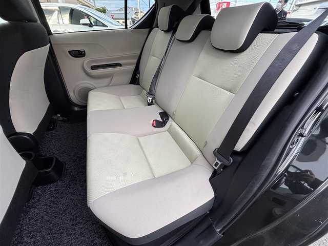 トヨタ アクア S 石川県 2014(平26)年 9.6万km ブラックマイカ 登録時走行距離９５９６２Km/バックカメラ/パーキングアシスト/社外ETC/プッシュスタート/スマートキー/スペアキー1本/ステアリングリモコン/ヘッドライトレベライザー/横滑り防止装置/オートライト/純正フロアマット/踏み間違い防止装置/コーナーポール前2本/社外ナビ/Bluetooth接続/CD/DVD/FM/AM/ワンセグ/LEDヘッドライト/フォグランプ/コーナーセンサー前後/Wミラー/電格ミラー/ドアバイザー/15インチ社外AW/タイヤ溝６ｍｍ