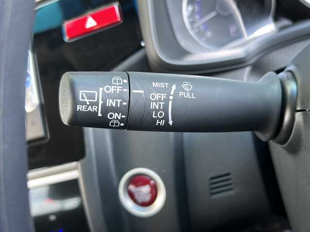 ホンダ フィット 13G Fパッケージ 静岡県 2014(平26)年 3.4万km ミラノレッド 純正ナビ/・FM/AM/・CD/DVD/・USB/・Bluetooth/・ワンセグ/・SD/主要装備/・バックカメラ/・オートエアコン/・ＥＴＣ/・オートライト/・ステアリングスイッチ/・横滑り防止装置/・プッシュスタート/・純正ホイールキャップ/・スタッドレスタイヤ/・ＬＥＤヘッドライト/・純正フロアマット
