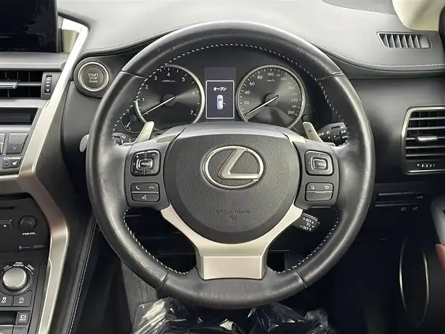 レクサス ＮＸ 200t Iパッケージ 埼玉県 2015(平27)年 5.1万km スターライトブラックガラスフレーク 禁煙車　サンルーフ　あか　3眼ヘッドライト　電動リアゲート　ETC　純正ナビ　CD　DVD　TV　BT　温シート　パワーシート　オートライト　クルーズコントロール　バックカメラ　ハンドルヒーター