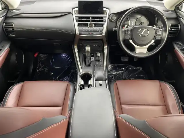 レクサス ＮＸ 200t Iパッケージ 埼玉県 2015(平27)年 5.1万km スターライトブラックガラスフレーク 禁煙車　サンルーフ　あか　3眼ヘッドライト　電動リアゲート　ETC　純正ナビ　CD　DVD　TV　BT　温シート　パワーシート　オートライト　クルーズコントロール　バックカメラ　ハンドルヒーター