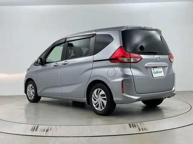 ホンダ フリード G ホンダセンシング 埼玉県 2016(平28)年 3.9万km ルナシルバーM 純正９インチナビ　/バックカメラ　/ホンダセンシング　/両側パワースライドドア　/フルセグＴＶ　/Ｂｌｕｅｔｏｏｔｈ　/ビルトインＥＴＣ　/スマートキー　/前後コーナーセンサー