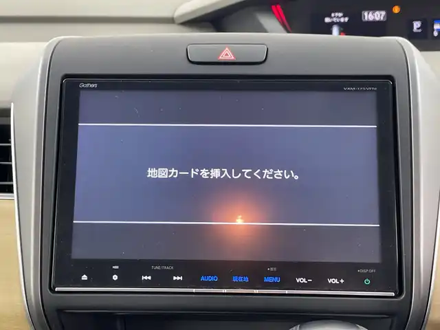 ホンダ フリード G ホンダセンシング 埼玉県 2016(平28)年 3.9万km ルナシルバーM 純正９インチナビ　/バックカメラ　/ホンダセンシング　/両側パワースライドドア　/フルセグＴＶ　/Ｂｌｕｅｔｏｏｔｈ　/ビルトインＥＴＣ　/スマートキー　/前後コーナーセンサー