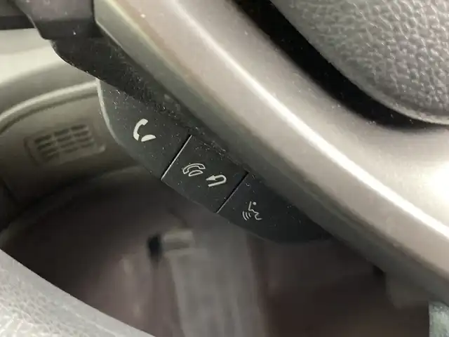 ホンダ フリード G ホンダセンシング 埼玉県 2016(平28)年 3.9万km ルナシルバーM 純正９インチナビ　/バックカメラ　/ホンダセンシング　/両側パワースライドドア　/フルセグＴＶ　/Ｂｌｕｅｔｏｏｔｈ　/ビルトインＥＴＣ　/スマートキー　/前後コーナーセンサー