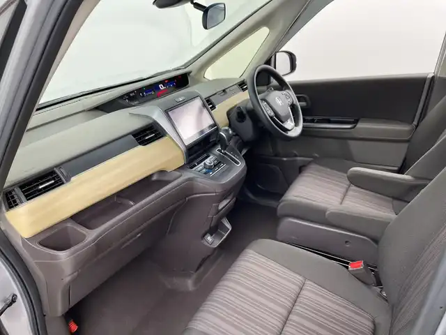 ホンダ フリード G ホンダセンシング 埼玉県 2016(平28)年 3.9万km ルナシルバーM 純正９インチナビ　/バックカメラ　/ホンダセンシング　/両側パワースライドドア　/フルセグＴＶ　/Ｂｌｕｅｔｏｏｔｈ　/ビルトインＥＴＣ　/スマートキー　/前後コーナーセンサー