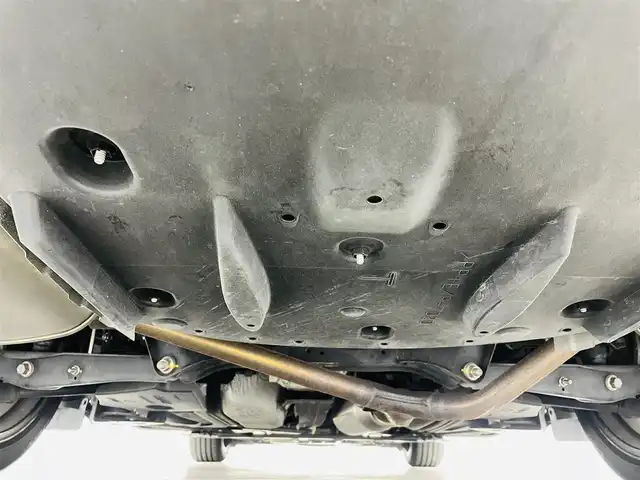 トヨタ クラウン ハイブリッド アスリートS 福島県 2015(平27)年 5.3万km ホワイトパールクリスタルシャイン サンルーフ/純正ナビ/・フルセグ/TV/CD/BD/BT/SD/USB/AUX/バックカメラ/クルーズコントロール/LEDオートライト/・フォグライト/パワーシート/・シートヒーター/・エアーシート/純正アルミホイール付きサマータイヤ/ダウンサス/純正ビルドインETC/ドラレコ/社外レーダー/ステアリングスイッチ/・ハンドルヒーター/プッシュスタート/・スマートキー