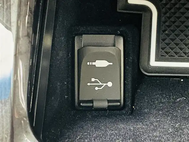 トヨタ クラウン ハイブリッド アスリートS 福島県 2015(平27)年 5.3万km ホワイトパールクリスタルシャイン サンルーフ/純正ナビ/・フルセグ/TV/CD/BD/BT/SD/USB/AUX/バックカメラ/クルーズコントロール/LEDオートライト/・フォグライト/パワーシート/・シートヒーター/・エアーシート/純正アルミホイール付きサマータイヤ/ダウンサス/純正ビルドインETC/ドラレコ/社外レーダー/ステアリングスイッチ/・ハンドルヒーター/プッシュスタート/・スマートキー