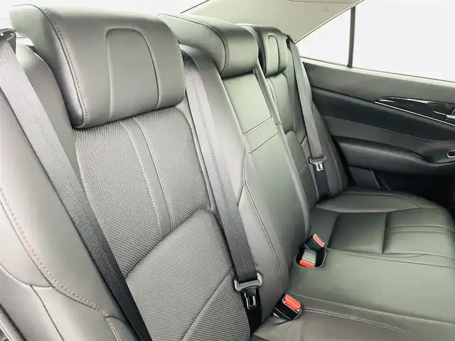 トヨタ クラウン ハイブリッド アスリートS 福島県 2015(平27)年 5.3万km ホワイトパールクリスタルシャイン サンルーフ/純正ナビ/・フルセグ/TV/CD/BD/BT/SD/USB/AUX/バックカメラ/クルーズコントロール/LEDオートライト/・フォグライト/パワーシート/・シートヒーター/・エアーシート/純正アルミホイール付きサマータイヤ/ダウンサス/純正ビルドインETC/ドラレコ/社外レーダー/ステアリングスイッチ/・ハンドルヒーター/プッシュスタート/・スマートキー