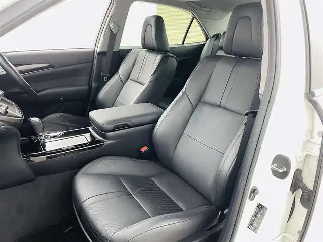 トヨタ クラウン ハイブリッド アスリートS 福島県 2015(平27)年 5.3万km ホワイトパールクリスタルシャイン サンルーフ/純正ナビ/・フルセグ/TV/CD/BD/BT/SD/USB/AUX/バックカメラ/クルーズコントロール/LEDオートライト/・フォグライト/パワーシート/・シートヒーター/・エアーシート/純正アルミホイール付きサマータイヤ/ダウンサス/純正ビルドインETC/ドラレコ/社外レーダー/ステアリングスイッチ/・ハンドルヒーター/プッシュスタート/・スマートキー