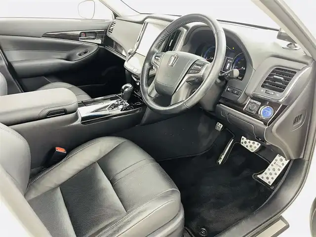 トヨタ クラウン ハイブリッド アスリートS 福島県 2015(平27)年 5.3万km ホワイトパールクリスタルシャイン サンルーフ/純正ナビ/・フルセグ/TV/CD/BD/BT/SD/USB/AUX/バックカメラ/クルーズコントロール/LEDオートライト/・フォグライト/パワーシート/・シートヒーター/・エアーシート/純正アルミホイール付きサマータイヤ/ダウンサス/純正ビルドインETC/ドラレコ/社外レーダー/ステアリングスイッチ/・ハンドルヒーター/プッシュスタート/・スマートキー