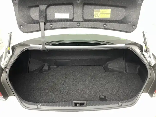 トヨタ クラウン ハイブリッド アスリートS 福島県 2015(平27)年 5.3万km ホワイトパールクリスタルシャイン サンルーフ/純正ナビ/・フルセグ/TV/CD/BD/BT/SD/USB/AUX/バックカメラ/クルーズコントロール/LEDオートライト/・フォグライト/パワーシート/・シートヒーター/・エアーシート/純正アルミホイール付きサマータイヤ/ダウンサス/純正ビルドインETC/ドラレコ/社外レーダー/ステアリングスイッチ/・ハンドルヒーター/プッシュスタート/・スマートキー