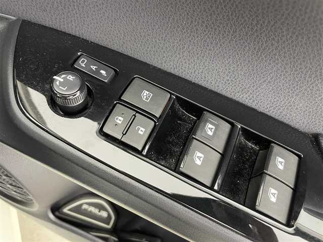 トヨタ プリウス A ツーリングセレクション 富山県 2016(平28)年 10.3万km パール 4WD/純正9型ナビ（AM/FM/CD/DVD/BT）/フルセグTV/バックカメラ/レザーシート/純正AW付夏タイヤ車載/衝突被害軽減ブレーキ/レーンキープアシスト/レーダークルーズコントロール/パーキングアシスト/前席シートヒーター/コーナーセンサー/HUD/オートハイビーム/オートライト/LEDヘッドライト/フォグランプ/スマートキー×2/プッシュスタート/純正フロアマット