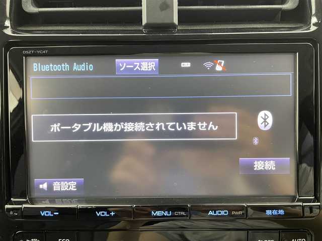 トヨタ プリウス A ツーリングセレクション 富山県 2016(平28)年 10.3万km パール 4WD/純正9型ナビ（AM/FM/CD/DVD/BT）/フルセグTV/バックカメラ/レザーシート/純正AW付夏タイヤ車載/衝突被害軽減ブレーキ/レーンキープアシスト/レーダークルーズコントロール/パーキングアシスト/前席シートヒーター/コーナーセンサー/HUD/オートハイビーム/オートライト/LEDヘッドライト/フォグランプ/スマートキー×2/プッシュスタート/純正フロアマット