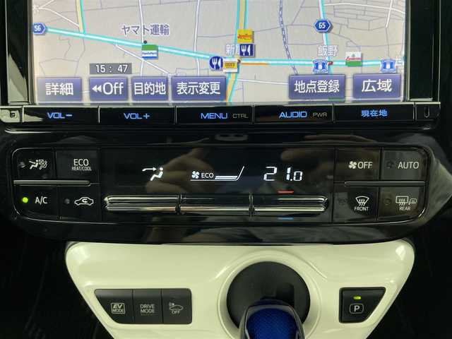 トヨタ プリウス A ツーリングセレクション 富山県 2016(平28)年 10.3万km パール 4WD/純正9型ナビ（AM/FM/CD/DVD/BT）/フルセグTV/バックカメラ/レザーシート/純正AW付夏タイヤ車載/衝突被害軽減ブレーキ/レーンキープアシスト/レーダークルーズコントロール/パーキングアシスト/前席シートヒーター/コーナーセンサー/HUD/オートハイビーム/オートライト/LEDヘッドライト/フォグランプ/スマートキー×2/プッシュスタート/純正フロアマット