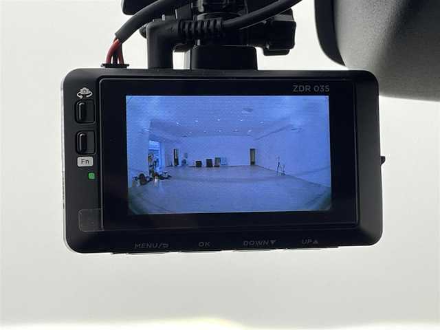 ダイハツ キャスト アクティバ G SAⅢ 福岡県 2018(平30)年 3.3万km レモンスカッシュクリスタルM 社外ディスプレイオーディオ/バックカメラ　/前後ドライブレコーダー　/コーナーセンサー　/衝突軽減ブレーキ　/横滑り防止　/アイドリングストップ　/プッシュスタート　/ステアリングリモコン　/純正１５インチＡＷ