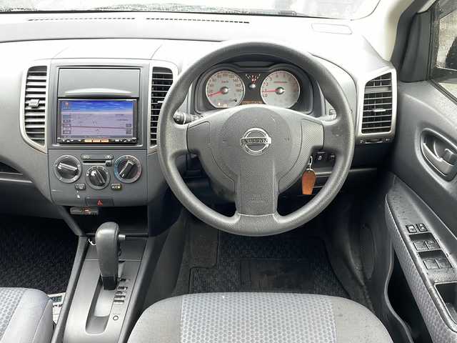 日産 ウイングロード 15B 広島県 2015(平27)年 13.5万km ホワイト /登録時走行距離/　　　　　　　134625キロ/ワンオーナー/純正ナビ/バックカメラ/地デジ/新車時整備手帳/　　【保証書】/取扱説明書/