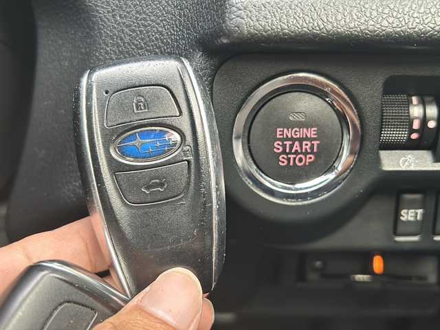 スバル ＷＲＸ Ｓ４ 2．0GT‐S アイサイト 沖縄県 2016(平28)年 6.2万km クリスタルホワイトP 純正ナビ/　（AM/FM/CD/DVD/BT）　/フルセグTV/バックモニター/前席シートヒーター/衝突軽減システム/横滑り防止機能　/シートメモリー　/革シート　/パワーシート/クルーズコントロール　/レーンキープアシスト　/前後ドライブレコーダー　/ＥＴＣ/純正18インチアルミホイール