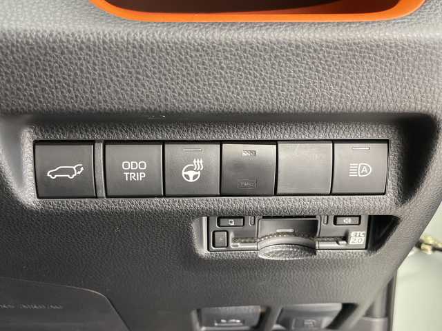 トヨタ ＲＡＶ４ アドベンチャー 新潟県 2022(令4)年 3.7万km アッシュグレーメタリック/アーバンカーキ 4WD/ワンオーナー/純正メモリナビ /　フルセグTV/Bluetooth/USB/サンルーフ/パワーバックドア/レーダークルーズコントロール/ブラインドスポットモニター/レザーシート/D席パワーシート/前席シートヒーター/前席エアシート/衝突被害軽減ブレーキ/レーンキープアシスト/前後コーナーセンサー/前後ドライブレコーダー/バックモニター/ビルトインETC2.0/オートマチックハイビーム/横滑り防止装置/ステアリングヒーター/レザーステアリング/ステアリングスイッチ/禁煙車