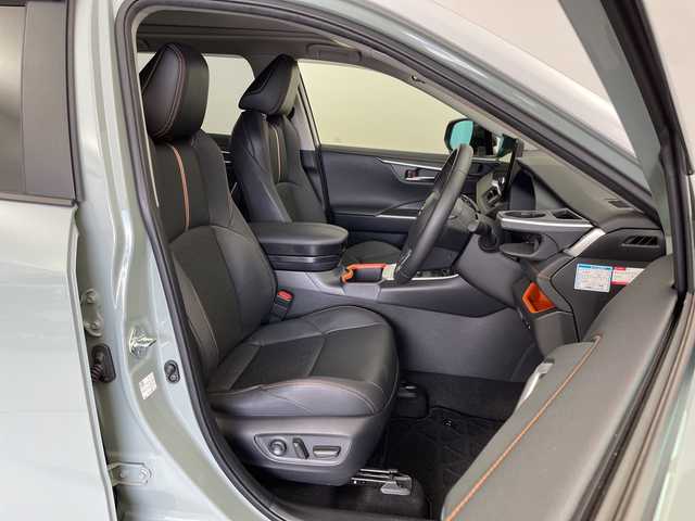 トヨタ ＲＡＶ４ アドベンチャー 新潟県 2022(令4)年 3.7万km アッシュグレーメタリック/アーバンカーキ 4WD/ワンオーナー/純正メモリナビ /　フルセグTV/Bluetooth/USB/サンルーフ/パワーバックドア/レーダークルーズコントロール/ブラインドスポットモニター/レザーシート/D席パワーシート/前席シートヒーター/前席エアシート/衝突被害軽減ブレーキ/レーンキープアシスト/前後コーナーセンサー/前後ドライブレコーダー/バックモニター/ビルトインETC2.0/オートマチックハイビーム/横滑り防止装置/ステアリングヒーター/レザーステアリング/ステアリングスイッチ/禁煙車
