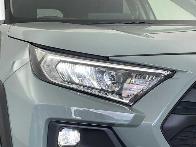 トヨタ ＲＡＶ４ アドベンチャー 新潟県 2022(令4)年 3.7万km アッシュグレーメタリック/アーバンカーキ 4WD/ワンオーナー/純正メモリナビ /　フルセグTV/Bluetooth/USB/サンルーフ/パワーバックドア/レーダークルーズコントロール/ブラインドスポットモニター/レザーシート/D席パワーシート/前席シートヒーター/前席エアシート/衝突被害軽減ブレーキ/レーンキープアシスト/前後コーナーセンサー/前後ドライブレコーダー/バックモニター/ビルトインETC2.0/オートマチックハイビーム/横滑り防止装置/ステアリングヒーター/レザーステアリング/ステアリングスイッチ/禁煙車