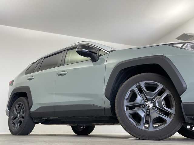 トヨタ ＲＡＶ４ アドベンチャー 新潟県 2022(令4)年 3.7万km アッシュグレーメタリック/アーバンカーキ 4WD/ワンオーナー/純正メモリナビ /　フルセグTV/Bluetooth/USB/サンルーフ/パワーバックドア/レーダークルーズコントロール/ブラインドスポットモニター/レザーシート/D席パワーシート/前席シートヒーター/前席エアシート/衝突被害軽減ブレーキ/レーンキープアシスト/前後コーナーセンサー/前後ドライブレコーダー/バックモニター/ビルトインETC2.0/オートマチックハイビーム/横滑り防止装置/ステアリングヒーター/レザーステアリング/ステアリングスイッチ/禁煙車