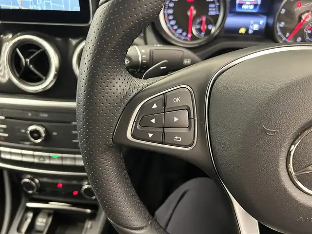 メルセデス・ベンツ ＣＬＡ１８０ AMG スタイル 岡山県 2018(平30)年 1.1万km 黒 純正ナビ/バックカメラ/フルセグTV/Bluetooth/AppleCarplay/シートヒーター/キーレスゴー/ESP/アクティブブレーキアシスト/アテンションアシスト/ブラインドスポットアシスト/レーンキープアシスト/デイライト/LEDヘッドライト/オートライト/オートワイパー/PDC/レーダーセーフティパッケージ