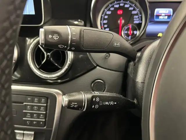 メルセデス・ベンツ ＣＬＡ１８０ AMG スタイル 岡山県 2018(平30)年 1.1万km 黒 純正ナビ/バックカメラ/フルセグTV/Bluetooth/AppleCarplay/シートヒーター/キーレスゴー/ESP/アクティブブレーキアシスト/アテンションアシスト/ブラインドスポットアシスト/レーンキープアシスト/デイライト/LEDヘッドライト/オートライト/オートワイパー/PDC/レーダーセーフティパッケージ