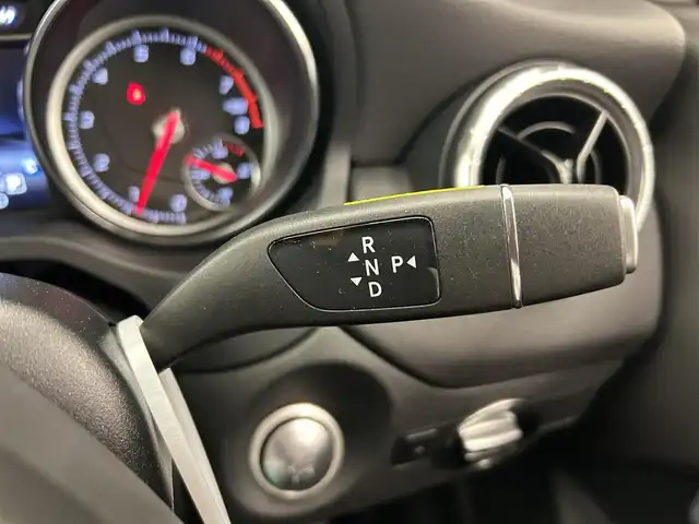 メルセデス・ベンツ ＣＬＡ１８０ AMG スタイル 岡山県 2018(平30)年 1.1万km 黒 純正ナビ/バックカメラ/フルセグTV/Bluetooth/AppleCarplay/シートヒーター/キーレスゴー/ESP/アクティブブレーキアシスト/アテンションアシスト/ブラインドスポットアシスト/レーンキープアシスト/デイライト/LEDヘッドライト/オートライト/オートワイパー/PDC/レーダーセーフティパッケージ