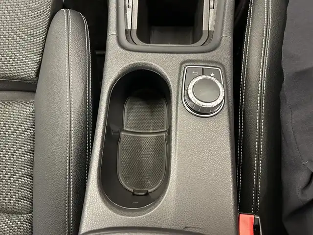 メルセデス・ベンツ ＣＬＡ１８０ AMG スタイル 岡山県 2018(平30)年 1.1万km 黒 純正ナビ/バックカメラ/フルセグTV/Bluetooth/AppleCarplay/シートヒーター/キーレスゴー/ESP/アクティブブレーキアシスト/アテンションアシスト/ブラインドスポットアシスト/レーンキープアシスト/デイライト/LEDヘッドライト/オートライト/オートワイパー/PDC/レーダーセーフティパッケージ
