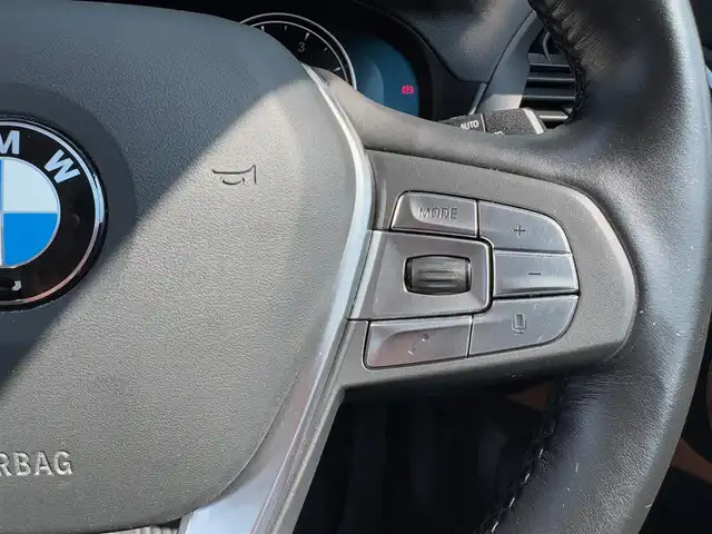 ＢＭＷ Ｘ３ 石川県 2018(平30)年 5.3万km ミネラルホワイト 茶革シート/純正ナビ/(BT/CD/DVD/ワンセグTV)/インテリジェントセーフティー/置くだけ充電/ブラインドスポットアシスト/4WD/アダプティブクルーズコントロール/電動リアゲート/シートヒーター(前席)/パワーシート(前席)/ルーフレール/純正19インチホイール/純正フロアマット/バックカメラ/アラウンドビューモニター